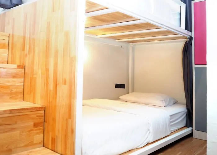 The Hat Trick Hostel Hostal Bangkok